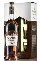 Коньяк армянский т/з "Арарат" АрАрАт 5 звездочек 40% 0,7л в п/у + 3 стопки